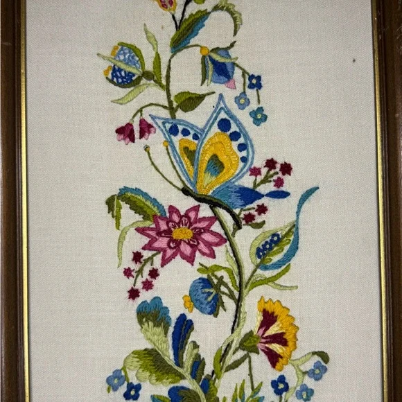 Vtg Framed Crewel Embroidery Flowers Floral Bouquet Needlework Art on Linen